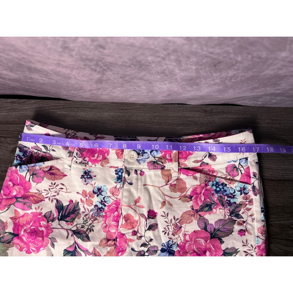 St. John's Bay Floral Capri Pants Pink Blue Cotton Stretch Size 10 Cottagecore - Picture 6 of 9